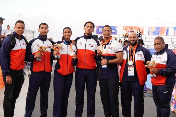 El equipo masculino de hockey sobre césped se quedó a las puertas de adjudicarse la medalla de bronce al perder, en tanta que penalti, 2-3 ante el seleccionado de Perú.