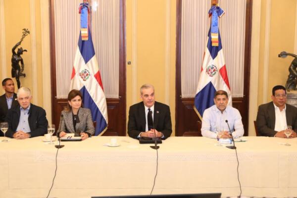 Luis Abinader convocó a su gabinete para dar seguimiento a los daños ocasionados por el fenómeno atmosférico Melissa.
