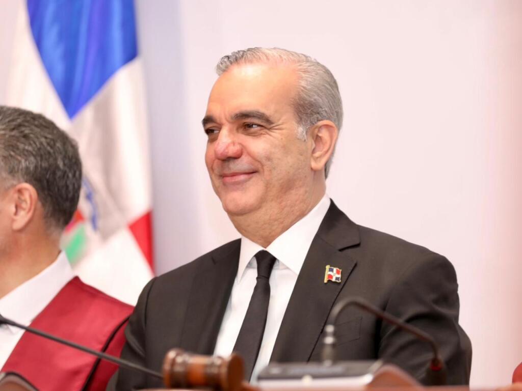 Abinader encabeza actos por el 181 aniversario de la Constitución