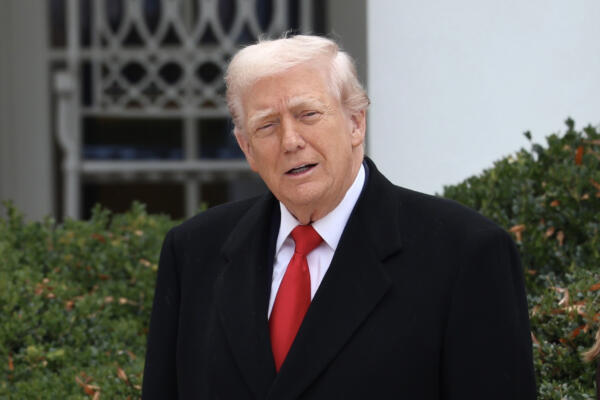 El presidente de Estados Unidos, Donald Trump, fue captado este martes, 25 de noviembre, durante un acto público, en el Jardín de las Rosas de la Casa Blanca, en Washington DC (EE.UU.). EFE/Octavio Guzmán