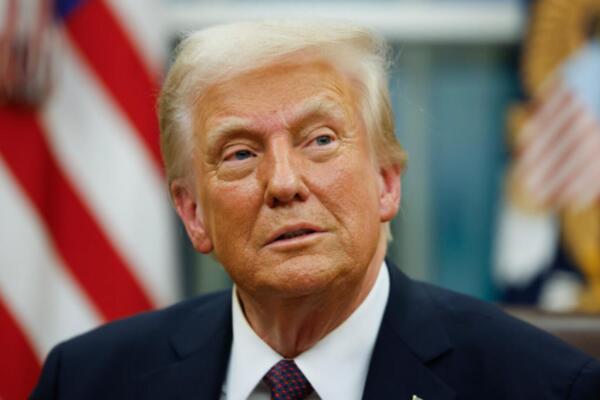 Donald Trump durante un acto público, desde donde reiteró sus críticas al Gobierno de Sudáfrica y anunció su exclusión del G20 de 2026.