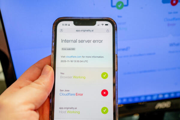 Pantalla con error de conexión tras fallo global en Cloudflare