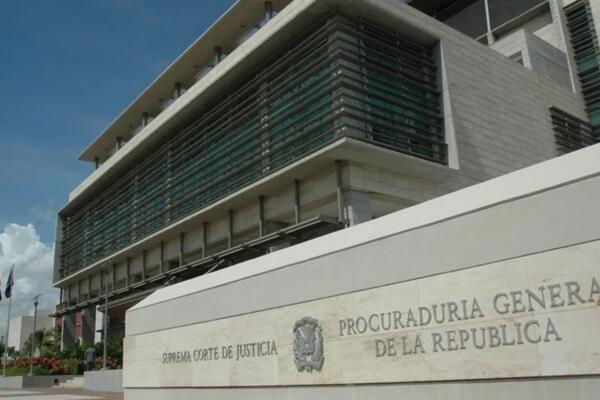 La decisión se anunció luego de una reunión encabezada por la procuradora adjunta Yeni Berenice Reynoso, quien recibió a la madre de la menor y a sus representantes legales.