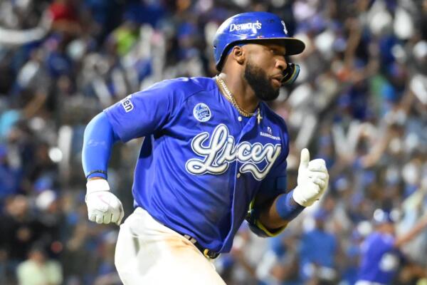 De su lado, por los Tigres abrió Nico Tellache, con actuación de solo una entrada de tres hits, dos carreras, dos boletos y un bateador abanicado. Fue sustituido por Adonis Medina (2), Anderson Severino (5), Luis Frías (6), Andrew Pérez (6), Ryan Watson (7), Suero (8) y J.C. Mejía (9).