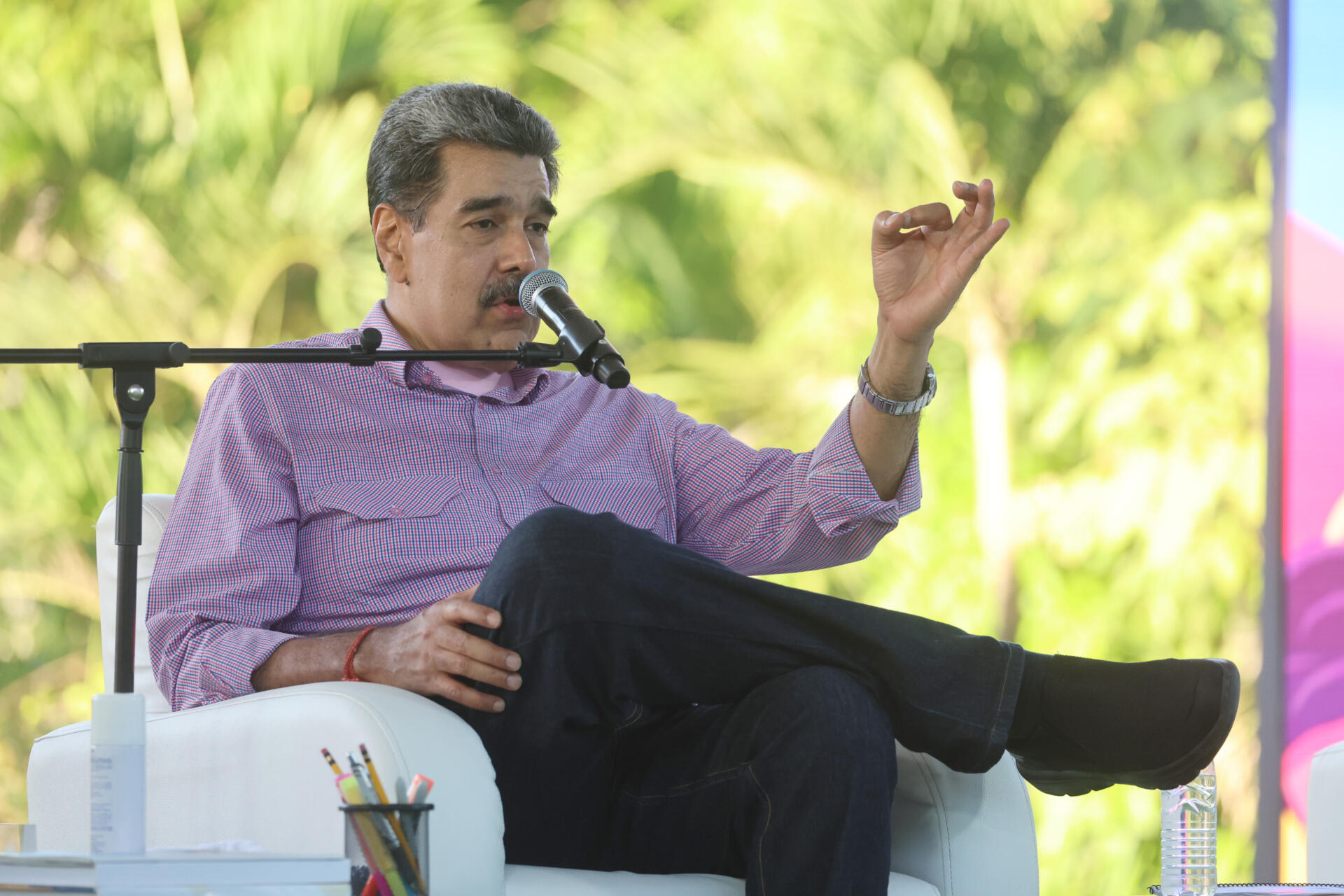 Maduro pide al pueblo de EE.UU. que pare "la mano enloquecida de quien ordena bombardear"