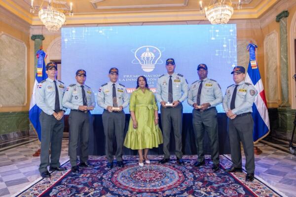 El primer lugar fue otorgado al proyecto Red Vial Punto Seguro de la Comisión Militar y Policial del Ministerio de Obras Públicas.