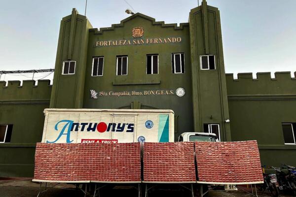 Ejército ocupa contrabando de más de 700,000 cigarrillos en un camión de envíos en Montecristi