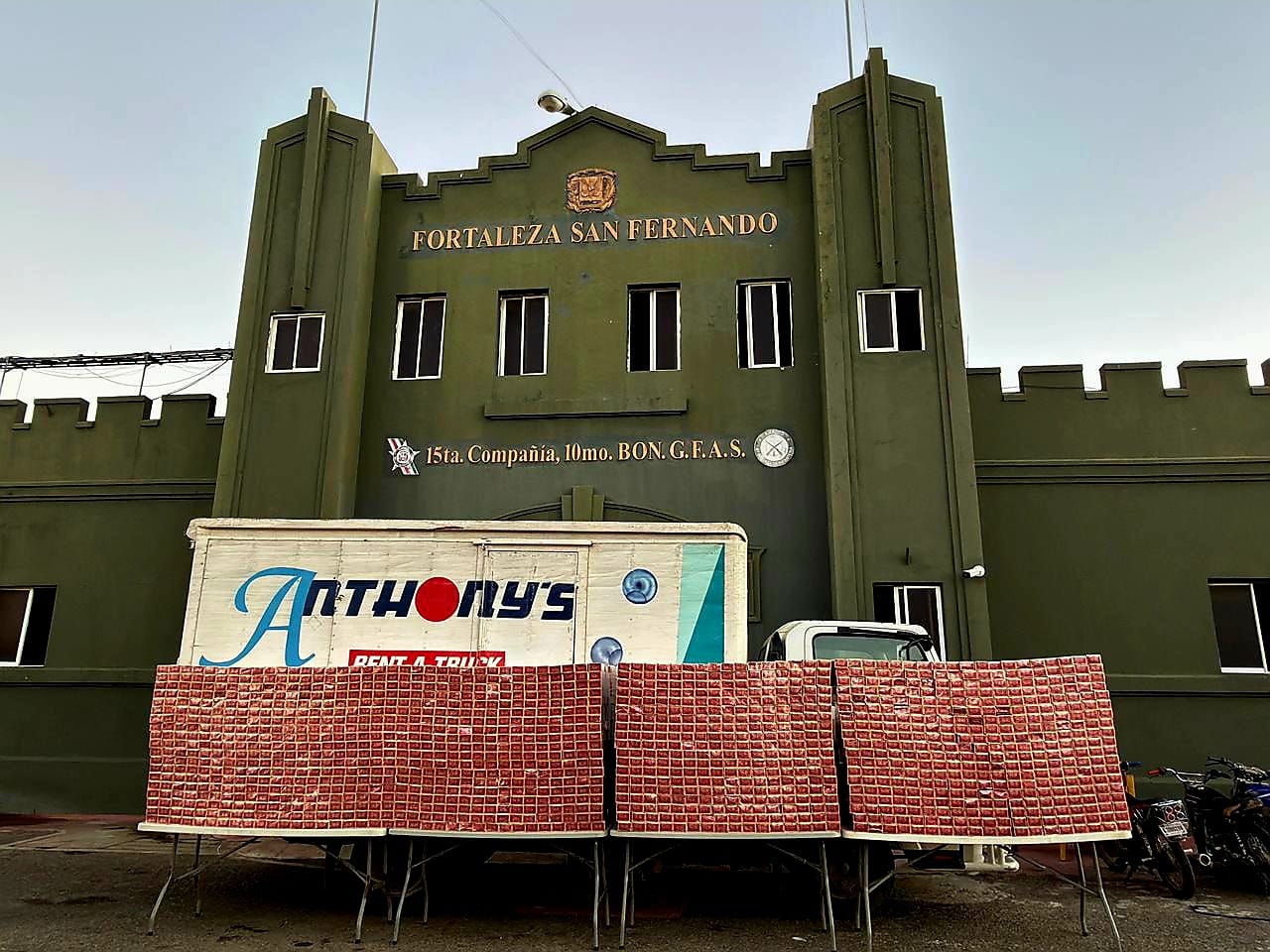 Ejército ocupa contrabando de más de 700,000 cigarrillos en un camión de envíos en Montecristi