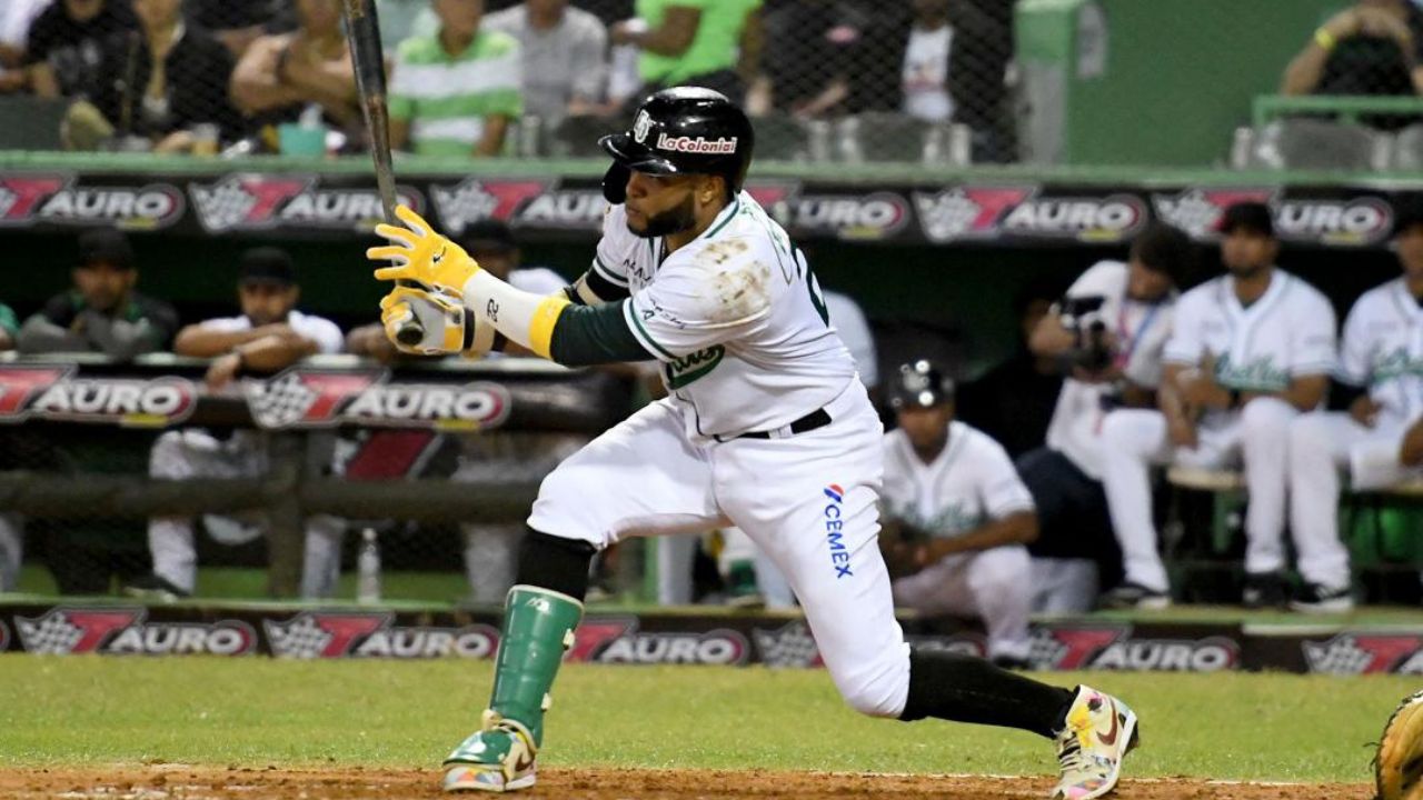 Por las Estrellas, Magneuris Sierra y Eurubiel Angeles con dos hits; Josh Lester conectó un triple; Robinson Canó, Vidal Bruján y Coco Montes, un sencillo cada uno.