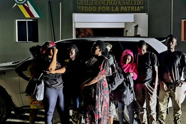 Haitianos detenidos.