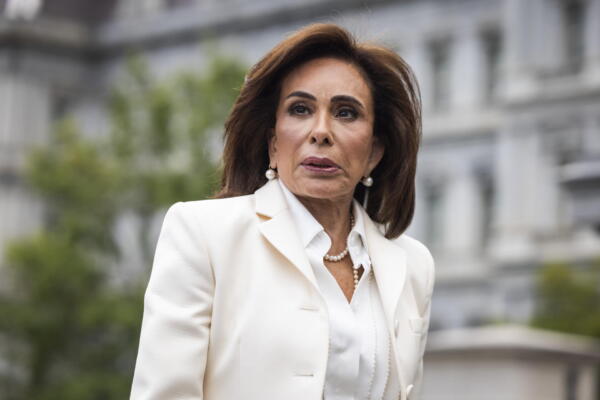 Fotografía de archivo, tomada el pasado 2 de septiembre, en la que se captó a la fiscal de EE.UU. para el Distrito de Columbia, Jeanine Pirro, en Washington DC (EE.UU.). EFE/Jim Lo Scalzo