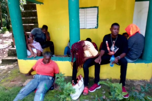 Ejército detiene vehículo con 14 nacionales haitianos indocumentados tras persecución en Dajabón
