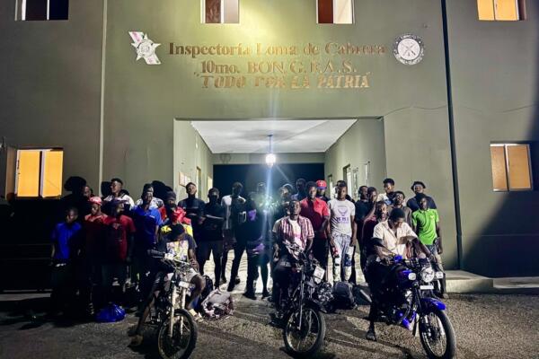 Ejército detiene a 42 haitianos indocumentados en Loma de Cabrera