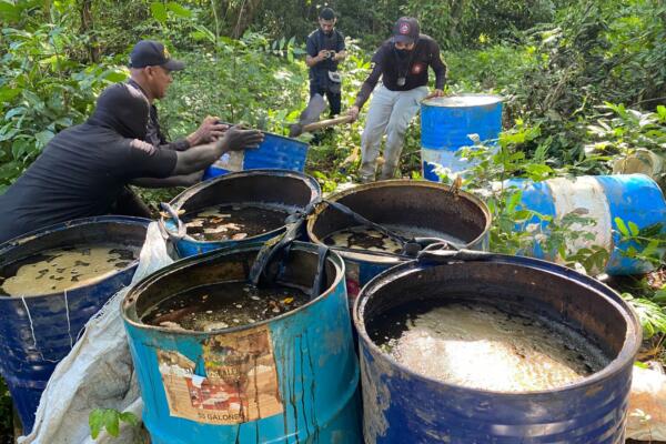 Ceccom desmantela fábrica clandestina de alcohol adulterado elaborado con agua del río Ozama