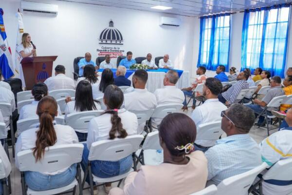 En las juramentaciones participaron autoridades locales y representantes del INABIE y de Montecristi.
