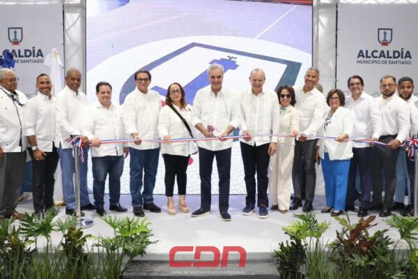 El presidente Luis Abinader durante la inauguración de una obra en la ciudad de Santiago. Foto: Fuente externa