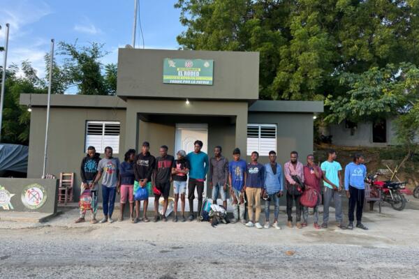Detienen a 15 haitianos indocumentados en zona rural de Dajabón