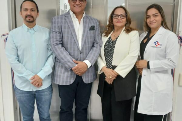 Ejecutivos del Centro Médico Dominico Cubano
Foto: fuente externa