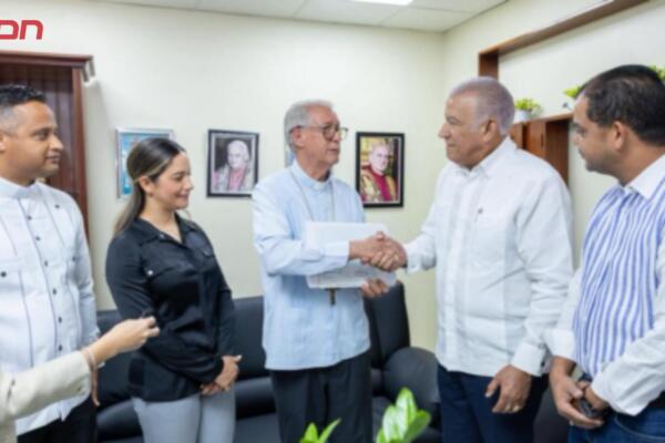 Diócesis de Mao-Montecristi recibe un aporte de RD$27 millones destinado a la adquisición de una casa de acogida.