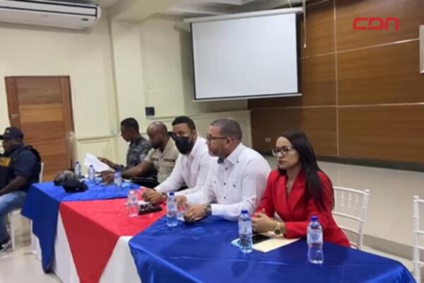 El encuentro estuvo encabezado por el viceministro de Interior y Policía, Marcela Herrera, y el alcalde José Miguel Mendes.