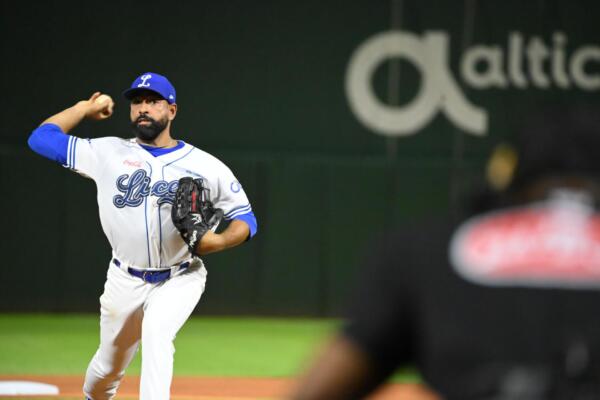 Cesar Valdez escaló en el ranking histórico de victorias para un lanzador en la pelota invernal, en la victoria del Licey sobre los Gigantes.