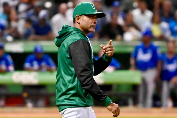 Estrellas sacan a Fernando Tatis en plena crisis