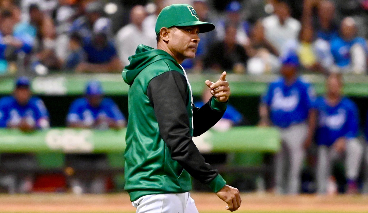 Estrellas sacan a Fernando Tatis en plena crisis