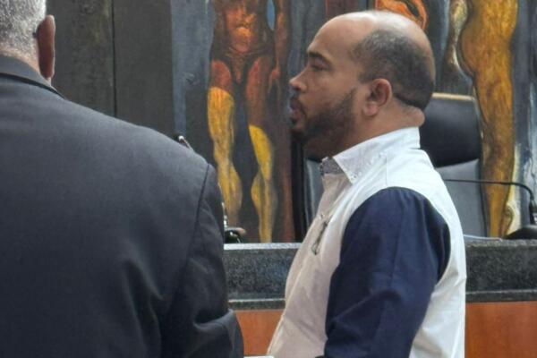 Ethian Vásquez, requerido por el Buró Federal de Investigaciones (FBI).