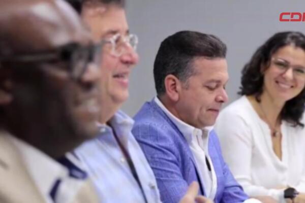 Autoridades de Proindustria y Google analizan oportunidades de innovación y desarrollo tecnológico para Santiago.