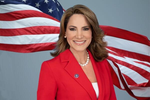 María Elvira Salazar, congresista republicana por Florida del Sur, periodista y autora.