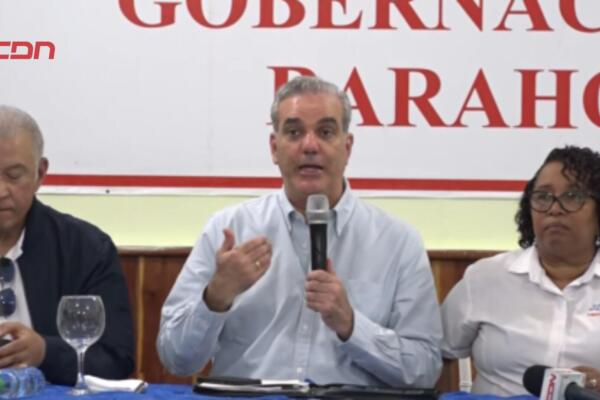 Presidente visita Ocoa y Barahona para coordinar ayudas tras el paso de Melissa.