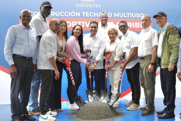 Ministro Kelvin Cruz inicia construcción Multiuso Club Los Caribe en Sabana Perdida SDN
