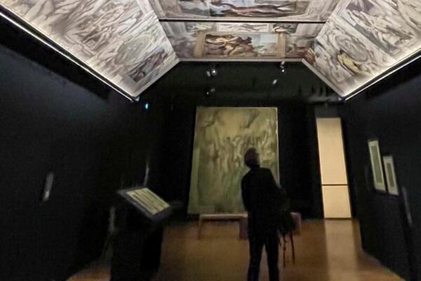 Museo del Louvre ha recreado en una nueva exposición temporal uno de los grandes tesoros de Roma, los frescos del Palacio Farnesio, gracias a las decenas de dibujos que sus autores, los célebres Carracci, realizaron para crearlos. Bautizada 'Dibujos de los Carracci. EFE/ Nerea González