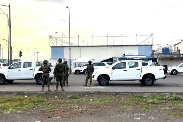 Mueren 13 presos en cárcel de Ecuador marcada por matanzas recientes