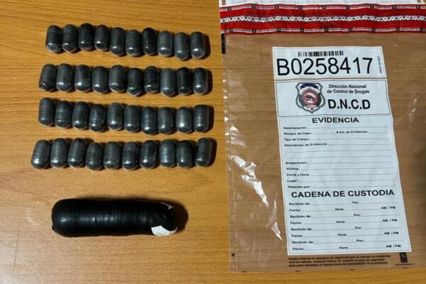 Según el reporte oficial, la mujer, de 22 años, viajaría desde Santo Domingo hacia París, Francia.