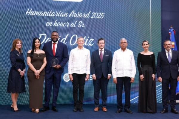David Ortiz recibe el Humanitarian Award 2025 por su destacada labor a favor de la niñez vulnerable.