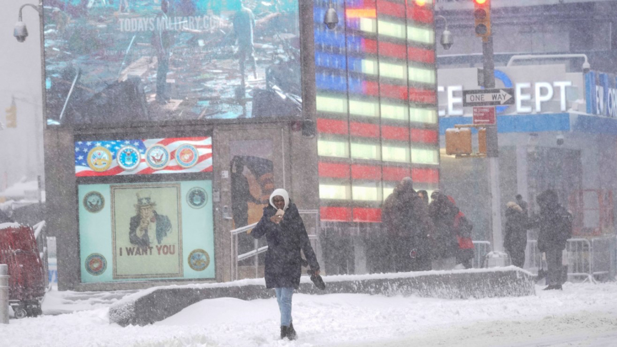 Ola de frío extremo afecta la ciudad de Nueva York con temperaturas bajo cero.