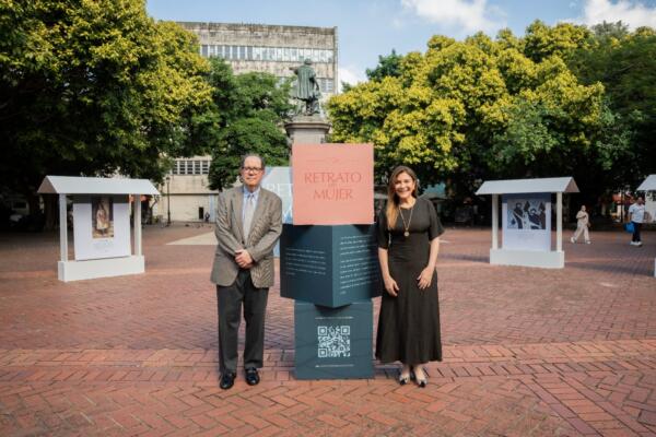 Retrato de Mujer es el título del libro institucional número catorce de la Colección Inicia.