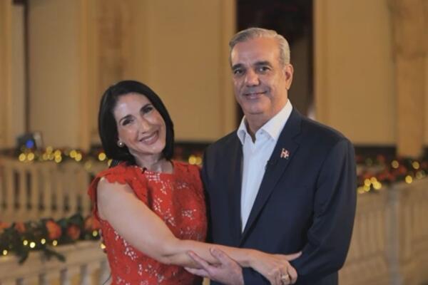 El presidente Abinader y la primera dama enviaron un mensaje navideño promoviendo con motivo de las festividades navideñas y Año Nuevo.