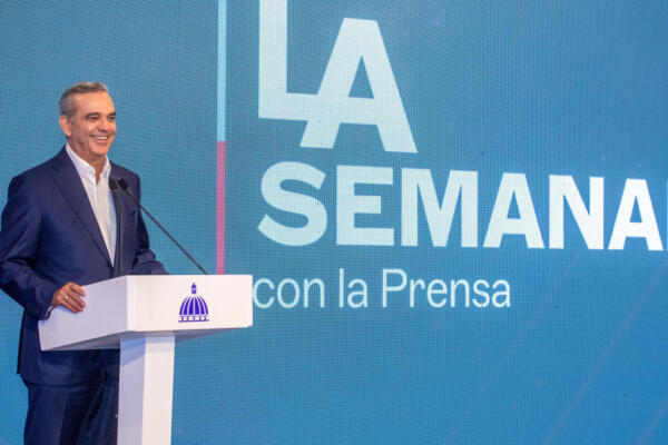 Abinader confirma llegada de aeronaves estadounidenses a territorio dominicano