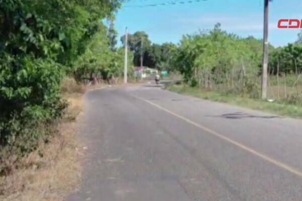 Anulfo González, secretario general del Sindicato de Chóferes El Estrecho–Villa Isabela–Belloso, durante su denuncia sobre el mal estado de la carretera que comunica estas comunidades de la provincia Puerto Plata.