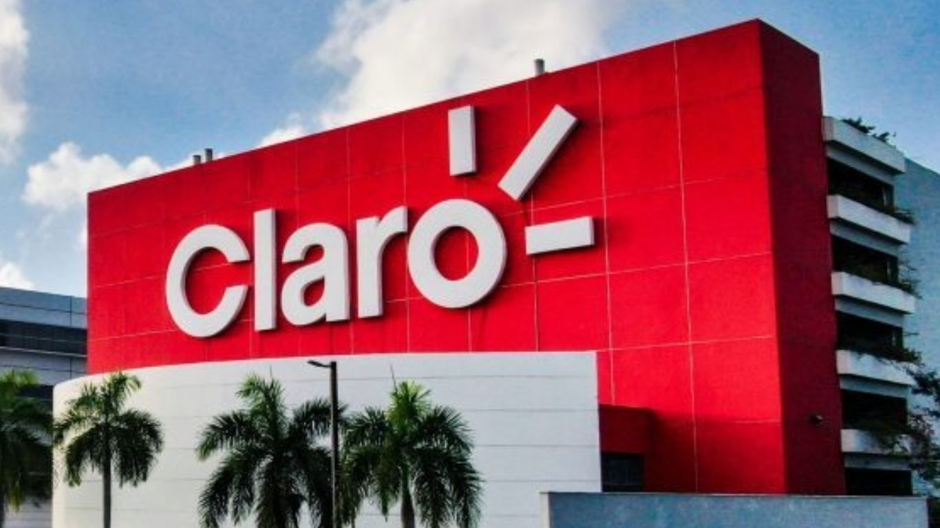 Claro Dominicana reportó este martes que dos cortes en su red de fibra óptica provocaron fallas en el Internet fijo y móvil a nivel nacional.
