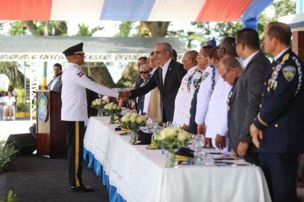 Presidente Abinader encabeza cuadragésima octava graduación de 64 nuevos cadetes de la Policía Nacional 