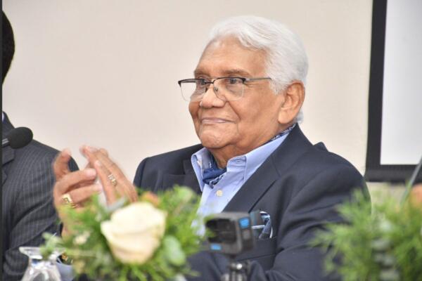 Ernesto Quiñones pone a circular su libro “No todo fue televisión”