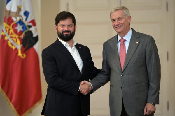 Después tenía previsto reunirse con el presidente Gabriel Boric en el palacio presidencial de La Moneda, en el centro de Santiago.