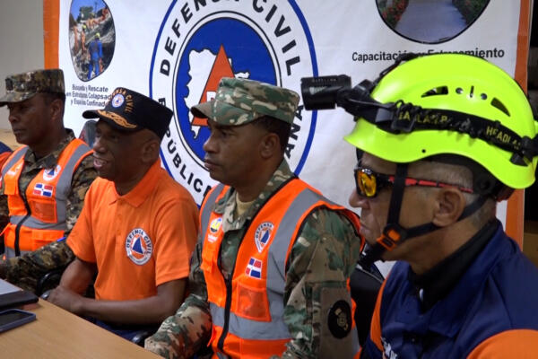 Defensa Civil advierte grave peligro por venta y uso indiscriminado de fuegos artificiales en barrios de Santiago