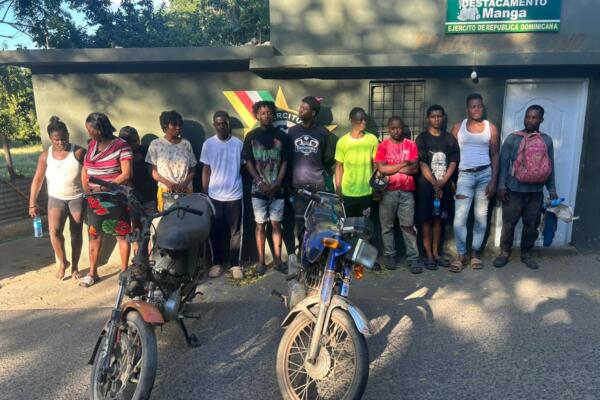Ejército detiene 30 nacionales haitianos indocumentados y ocupa motocicletas en Montecristi
