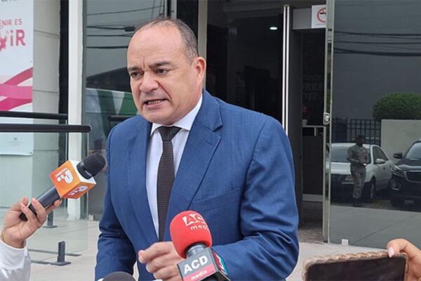 Miguel Surum Hernández, representante de La Convergencia Nacional contra el Robo de la Seguridad Social.