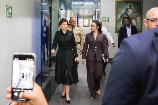 Raquel Peña, encabezó la reunión de seguimiento al Plan de Seguridad Ciudadana, con especial atención a los operativos preventivos desplegados durante las festividades navideñas.