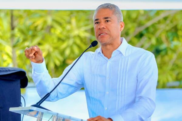 El presidente municipal del Partido Revolucionario Moderno (PRM) en Santiago, Andrés Cueto.